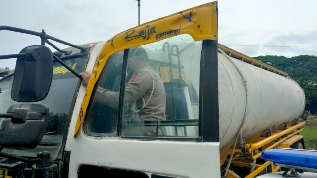 Emak-emak Parubaya di Makassar Tewas Diseret Truk Tronton